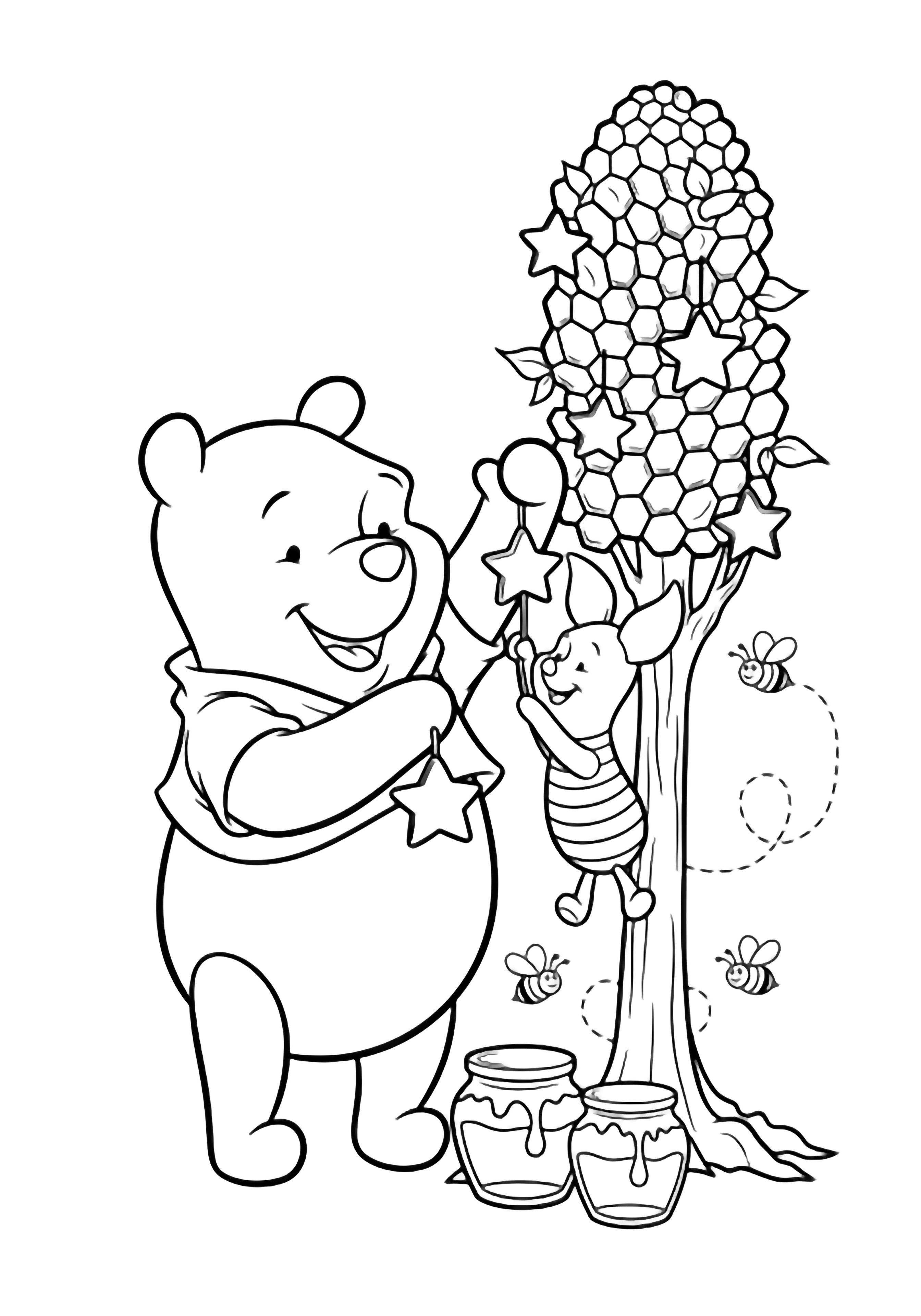 Winnie the Pooh and Piglet hang star ornaments on a tall honeycomb-hexagon tree, with honey jars and bees nearby. kleurplaat